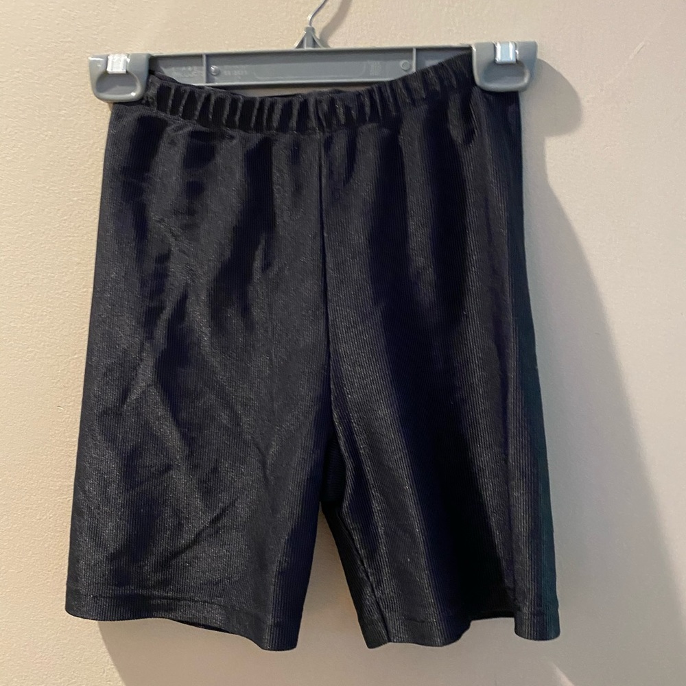 Danskin size small black shorts {1052}